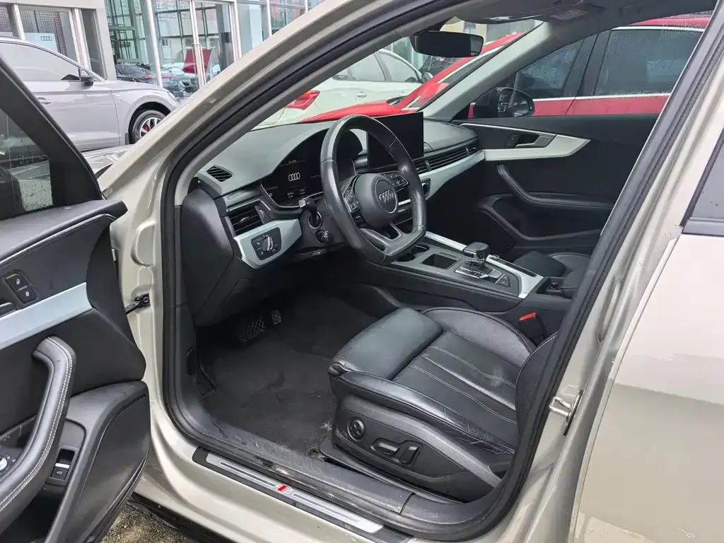 Audi A4L 2022 из CN, фото 6