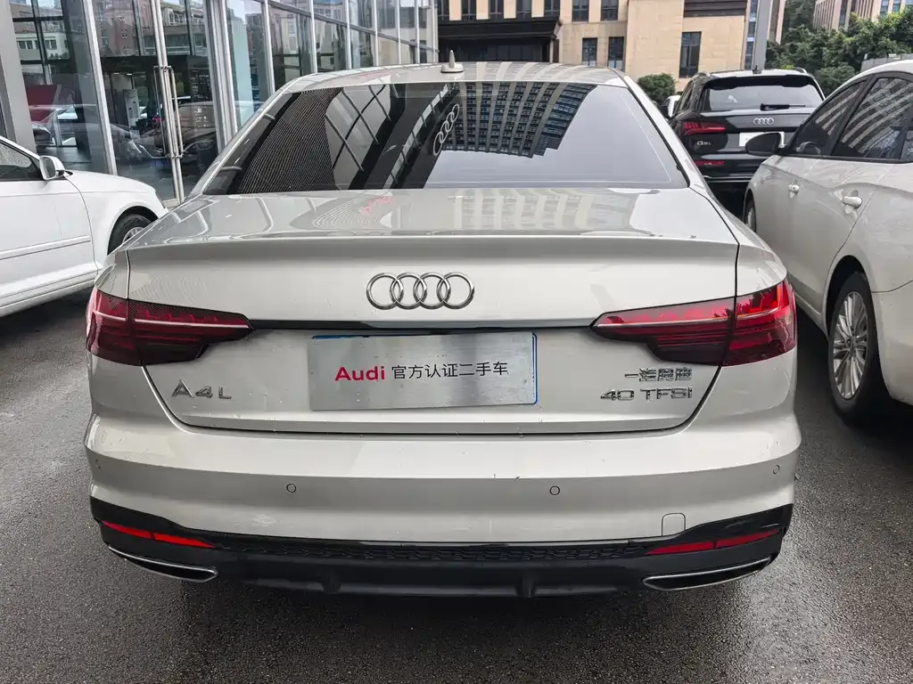 Audi A4L 2022 из CN, фото 8