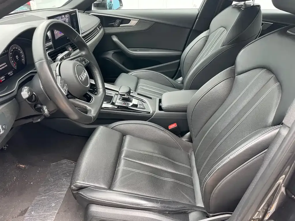Audi A4L 2023 из CN, фото 10