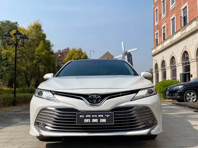 Toyota Camry 2021 из CN, фото 2