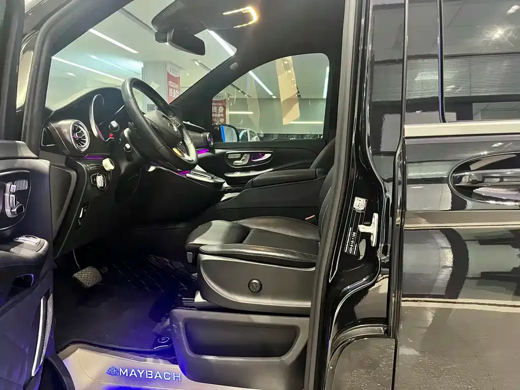 Mercedes-Benz V-Class 2023 из CN, фото 4