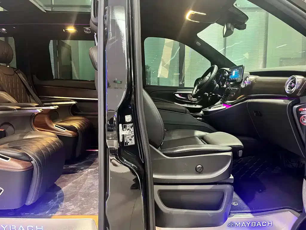 Mercedes-Benz V-Class 2023 из CN, фото 5