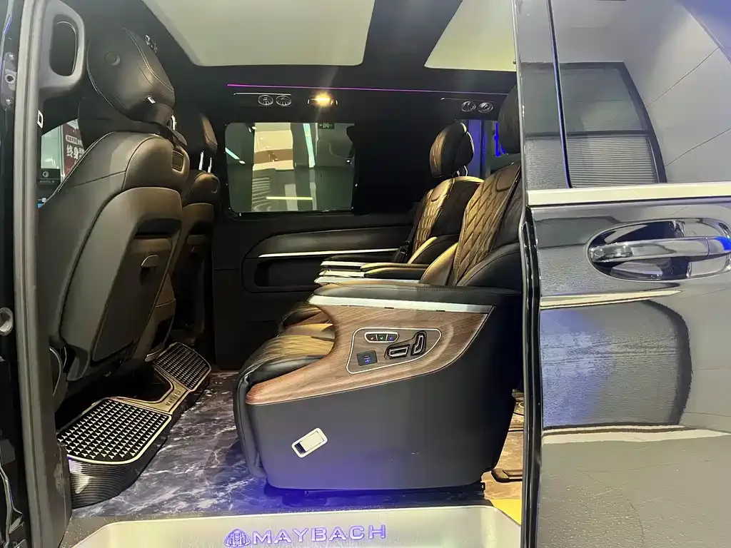 Mercedes-Benz V-Class 2023 из CN, фото 9