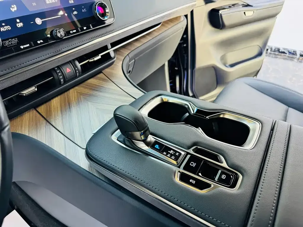 Lexus LM 2024 из CN, фото 6