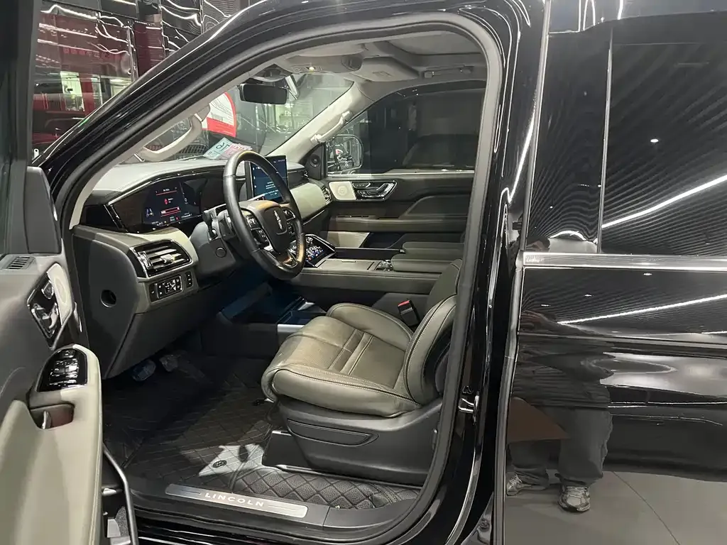 Lincoln Navigator 2024 из CN, фото 8