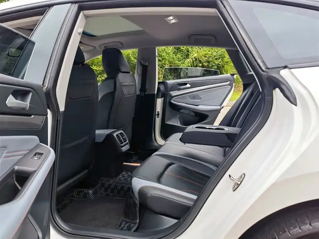 Volkswagen Lamando 2023 из CN, фото 10