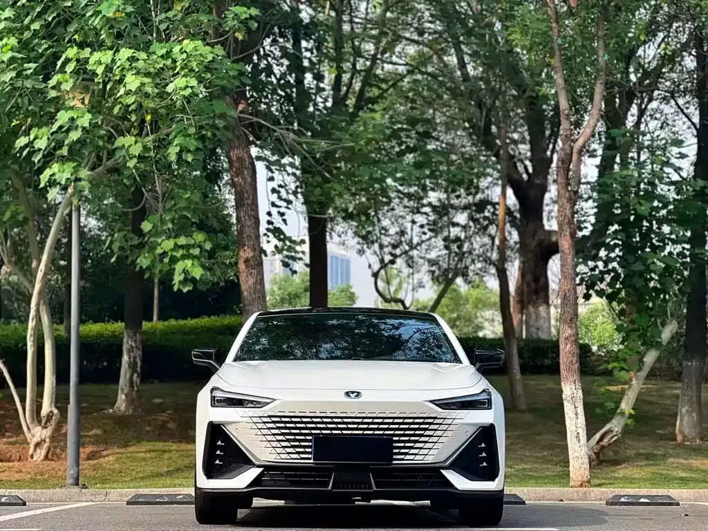 Changan UNI-V 2024 из CN, фото 2