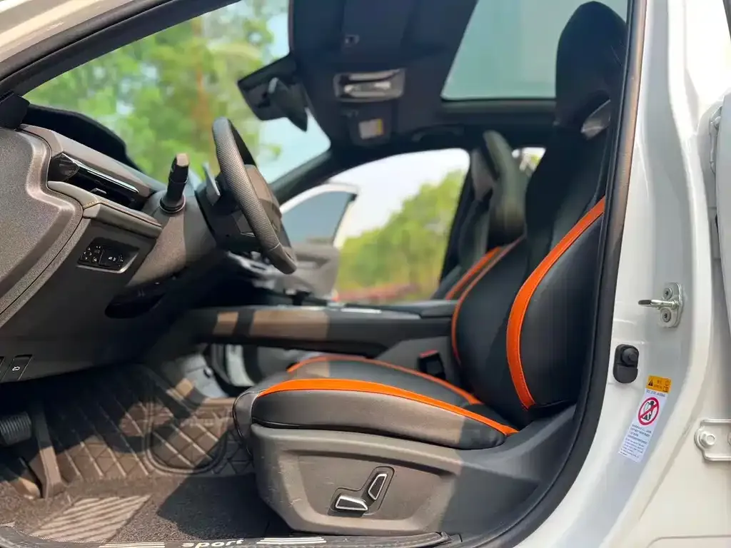 Changan UNI-V 2024 из CN, фото 4