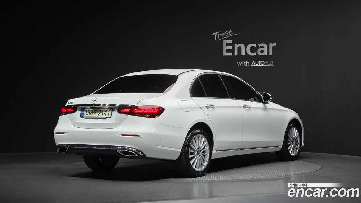 Mercedes-Benz E-Class 2023 из KR, фото 2