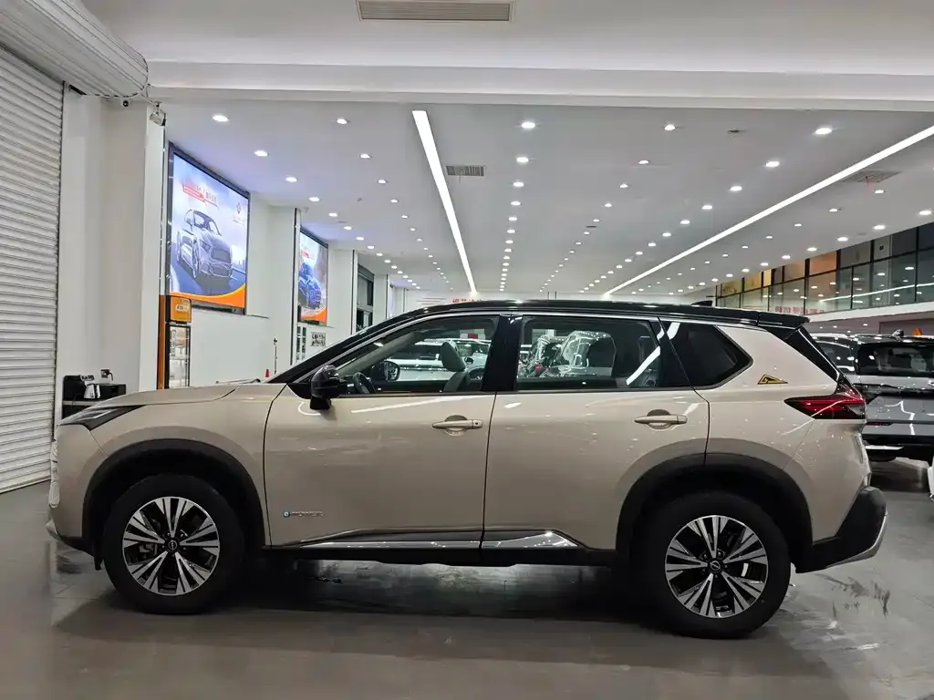Nissan X-Trail 2023 из CN, фото 4