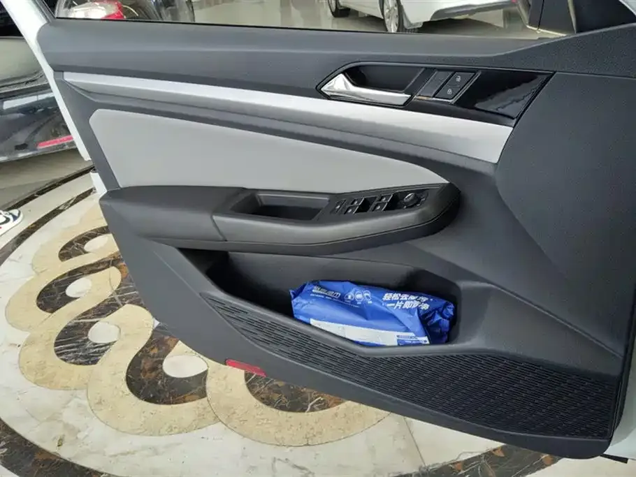 Volkswagen Bora 2023 из CN, фото 7