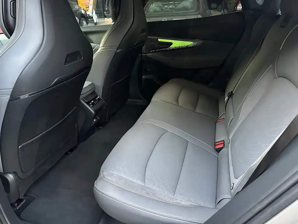 Lynk & Co 08 EM-P 2025 из CN, фото 5