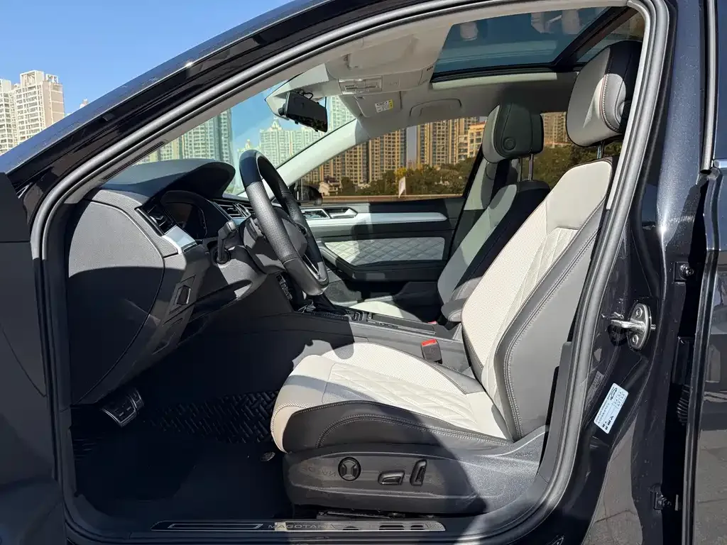Volkswagen Magotan 2023 из CN, фото 4