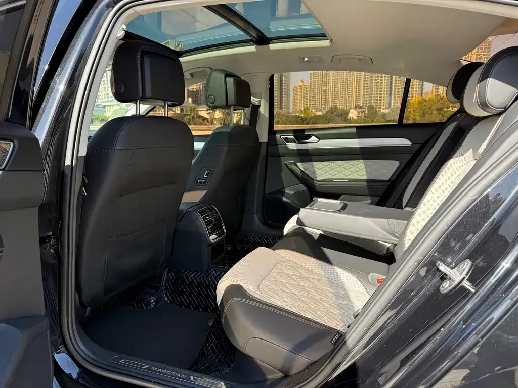 Volkswagen Magotan 2023 из CN, фото 6