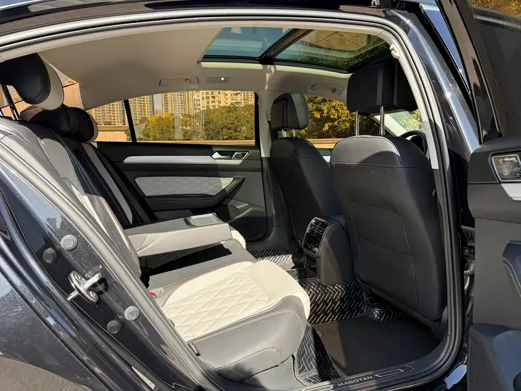 Volkswagen Magotan 2023 из CN, фото 7