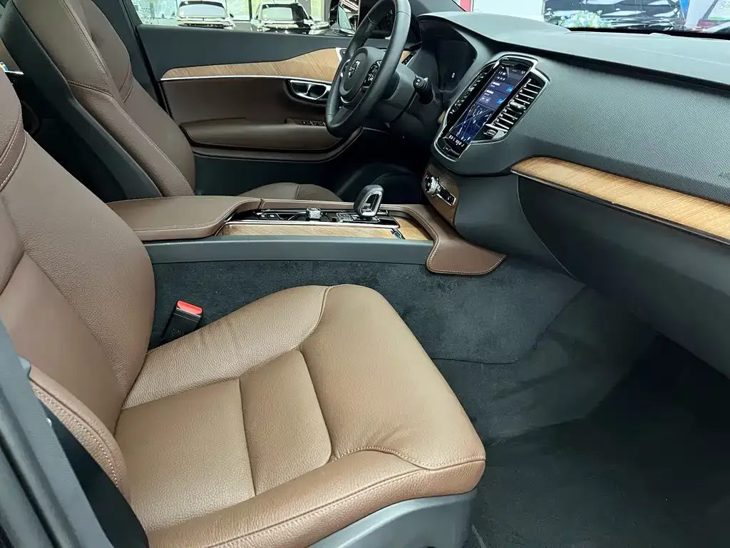 Volvo XC90 2025 из CN, фото 10