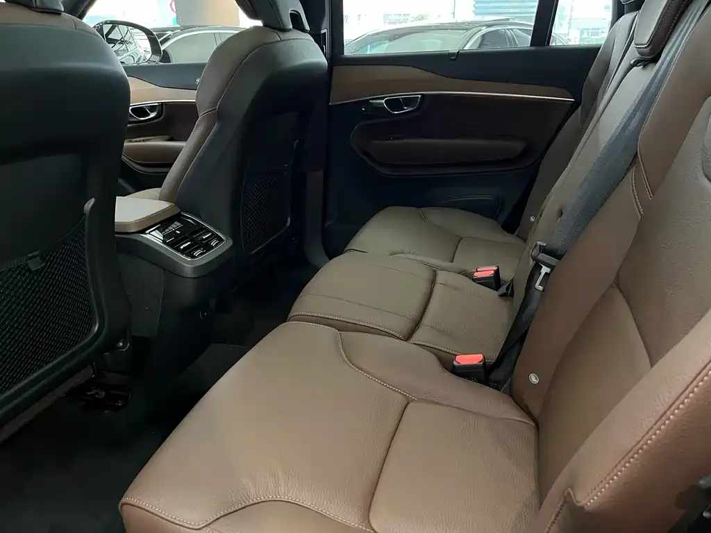 Volvo XC90 2025 из CN, фото 8