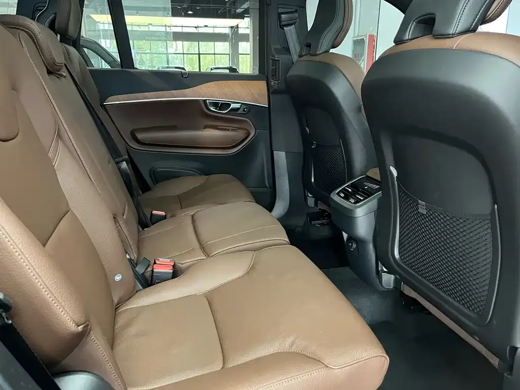 Volvo XC90 2025 из CN, фото 9