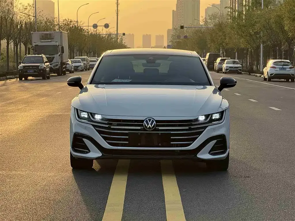 Volkswagen CC 2022 из CN, фото 2
