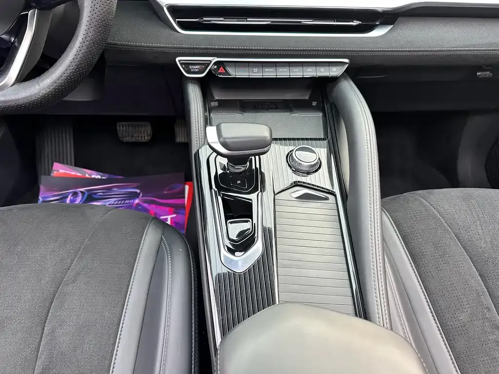 Geely Xingyue L 2024 из CN, фото 6