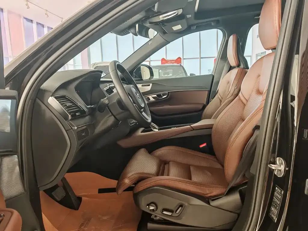 Volvo XC90 2023 из CN, фото 8