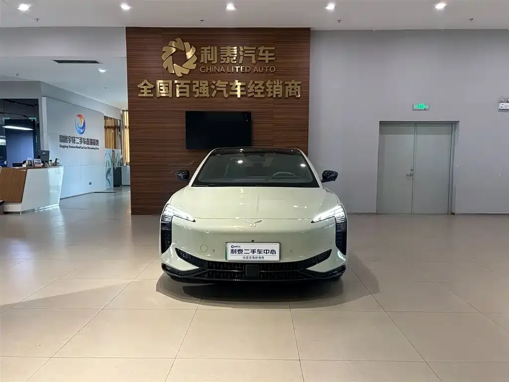 Hongqi EH7 2024 из CN, фото 2