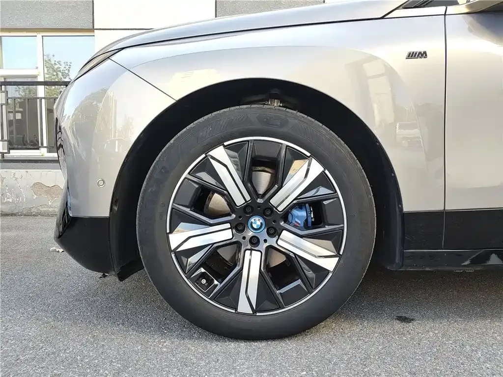 BMW iX M60 2023 из CN, фото 6