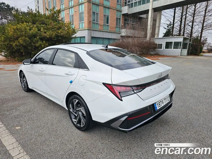 Hyundai AVANTE — фото 4