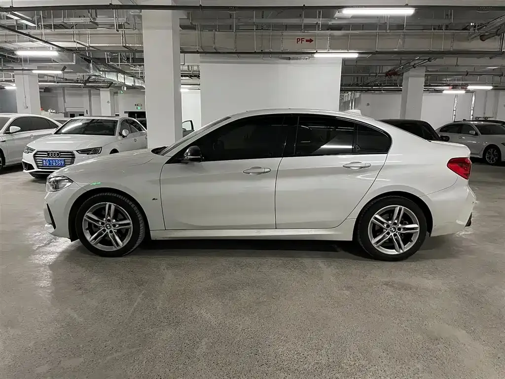 BMW 1 Series 2022 из CN, фото 3