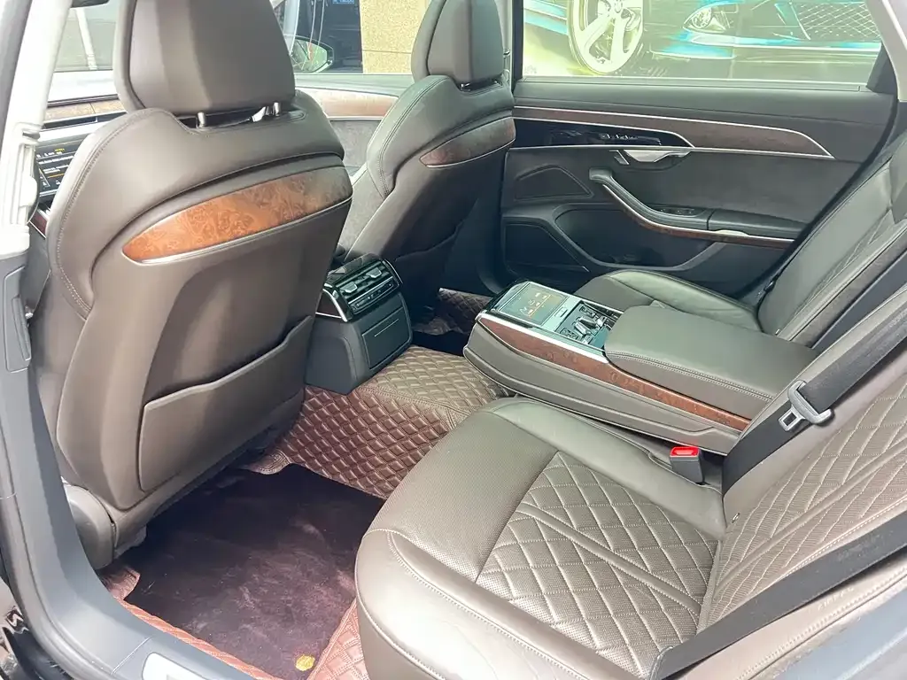 Audi A8 2021 из CN, фото 10