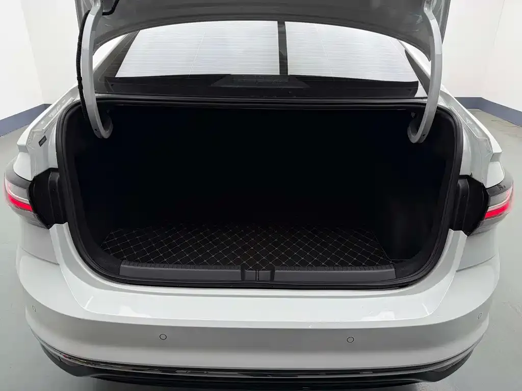 Volkswagen Lavida 2024 из CN, фото 9