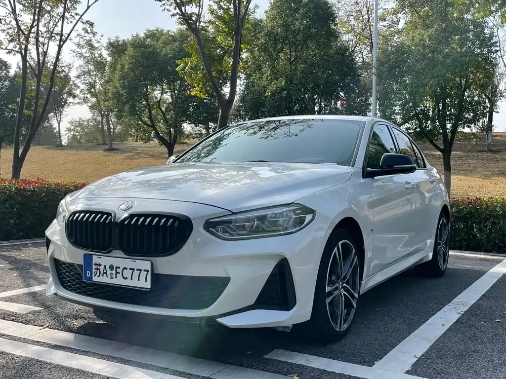 BMW 1 Series 2021 из CN, фото 1