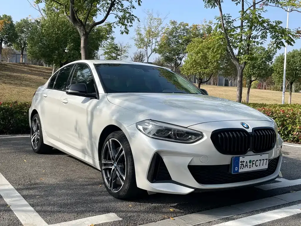 BMW 1 Series 2021 из CN, фото 3