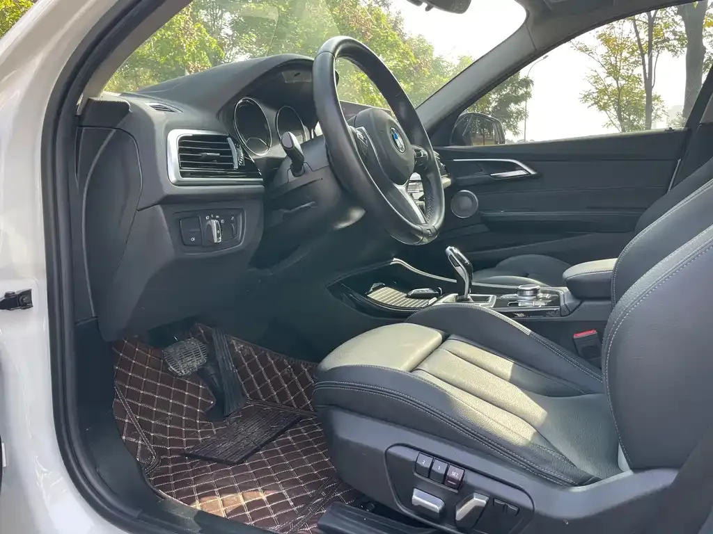 BMW 1 Series 2021 из CN, фото 4