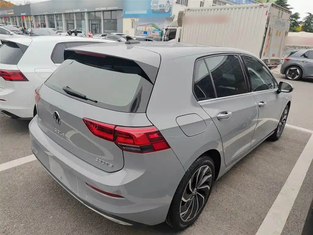 Volkswagen Golf 2023 из CN, фото 7