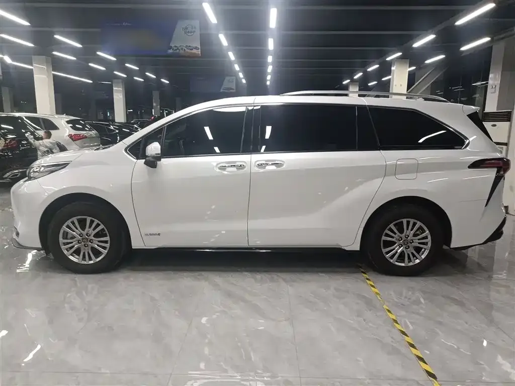 Toyota Sienna 2022 из CN, фото 5