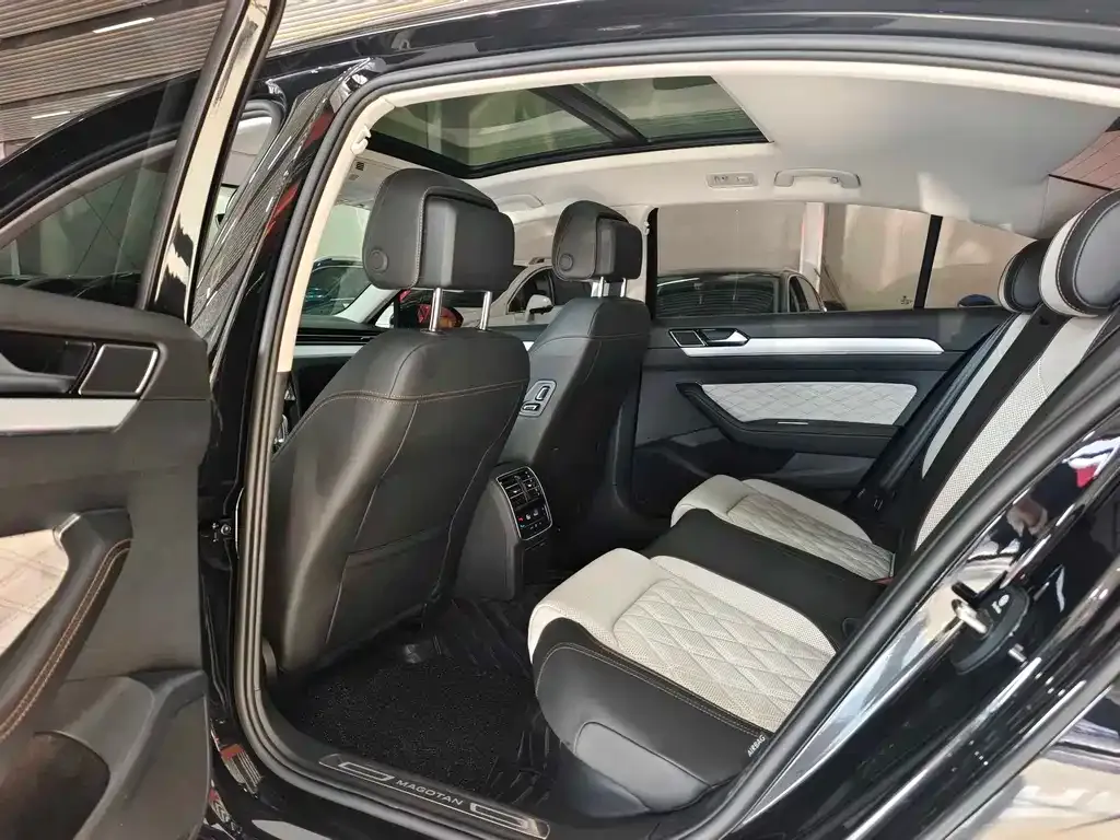 Volkswagen Magotan 2024 из CN, фото 10