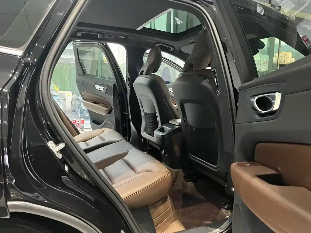 Volvo XC60 2025 из CN, фото 6