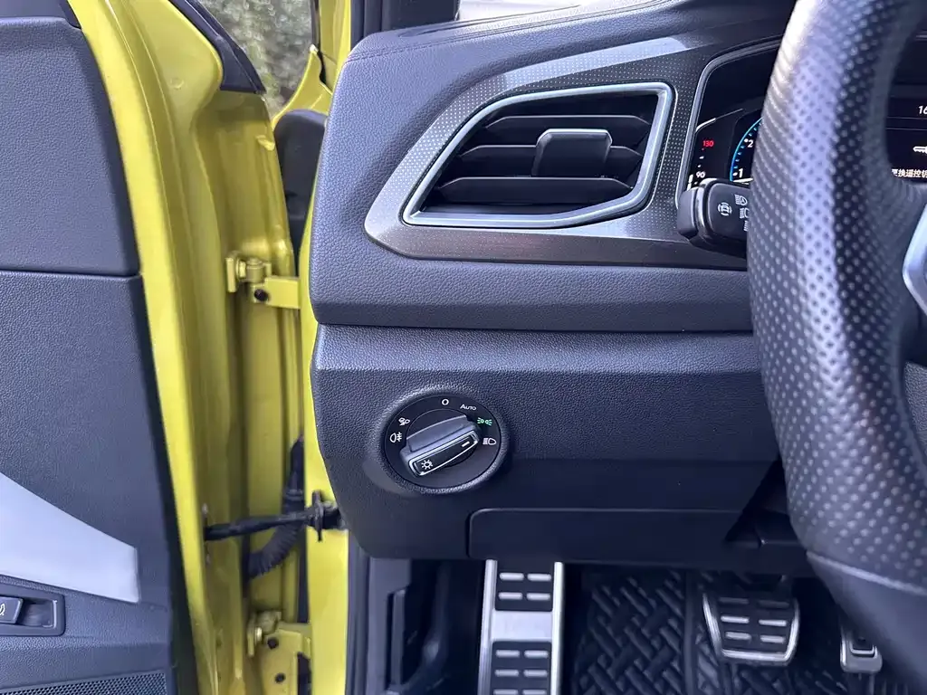 Volkswagen T-Roc 2023 из CN, фото 9
