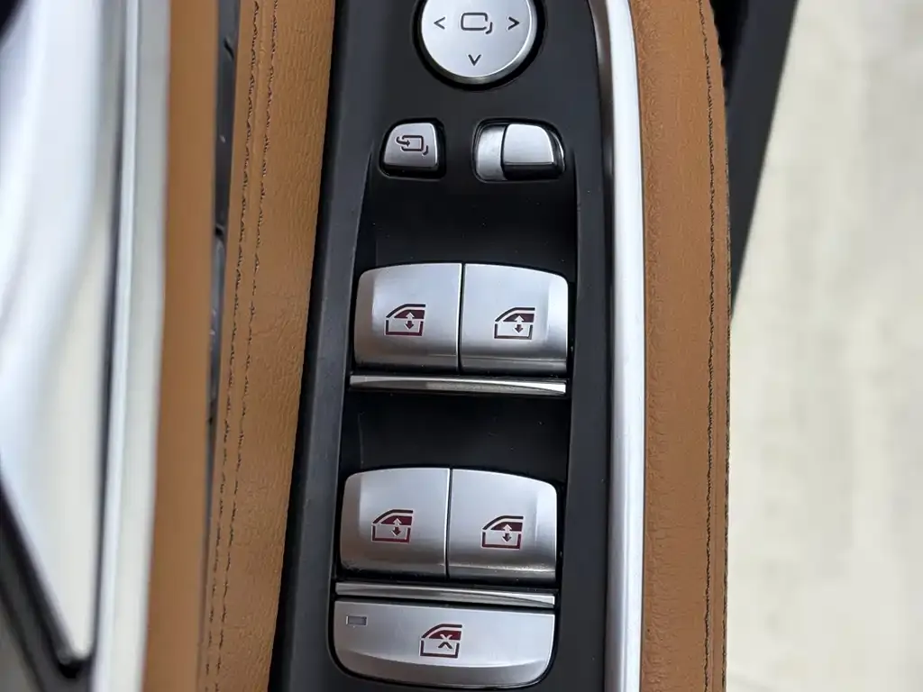 BMW 6 Series GT 2023 из CN, фото 10