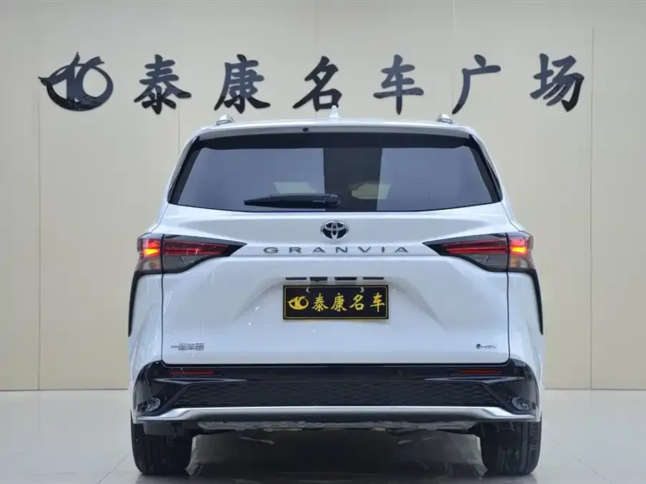 Toyota Granvia 2025 из CN, фото 3
