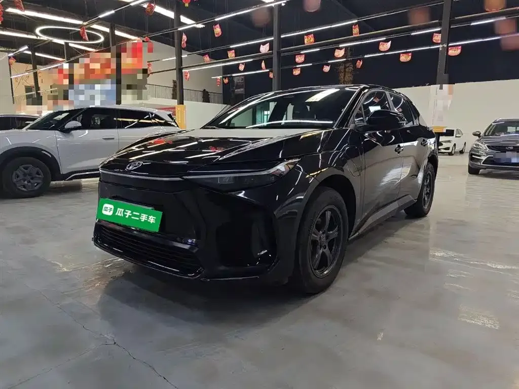 Toyota bZ4X 2023 из CN, фото 2