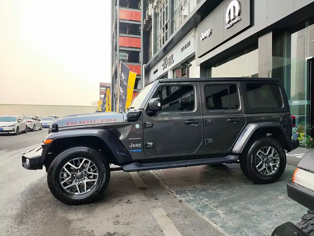 Jeep Wrangler PHEV 2023 из CN, фото 4
