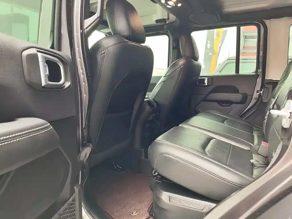 Jeep Wrangler PHEV 2023 из CN, фото 6