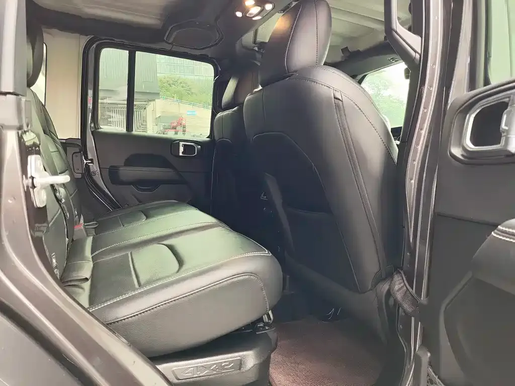 Jeep Wrangler PHEV 2023 из CN, фото 7