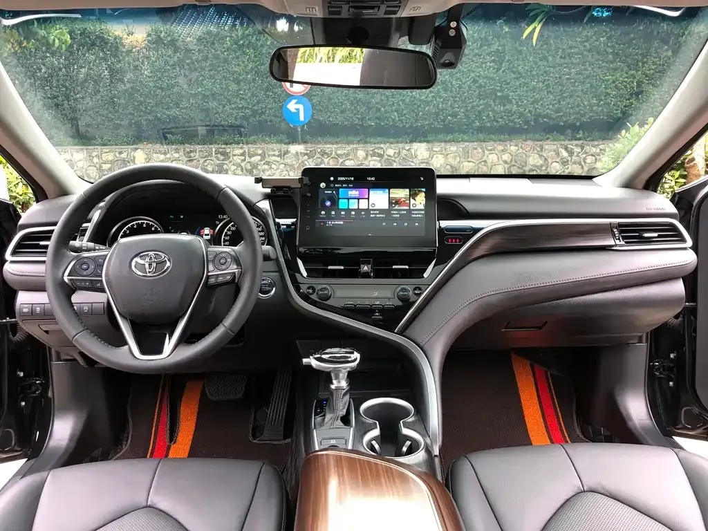 Toyota Camry 2023 из CN, фото 10