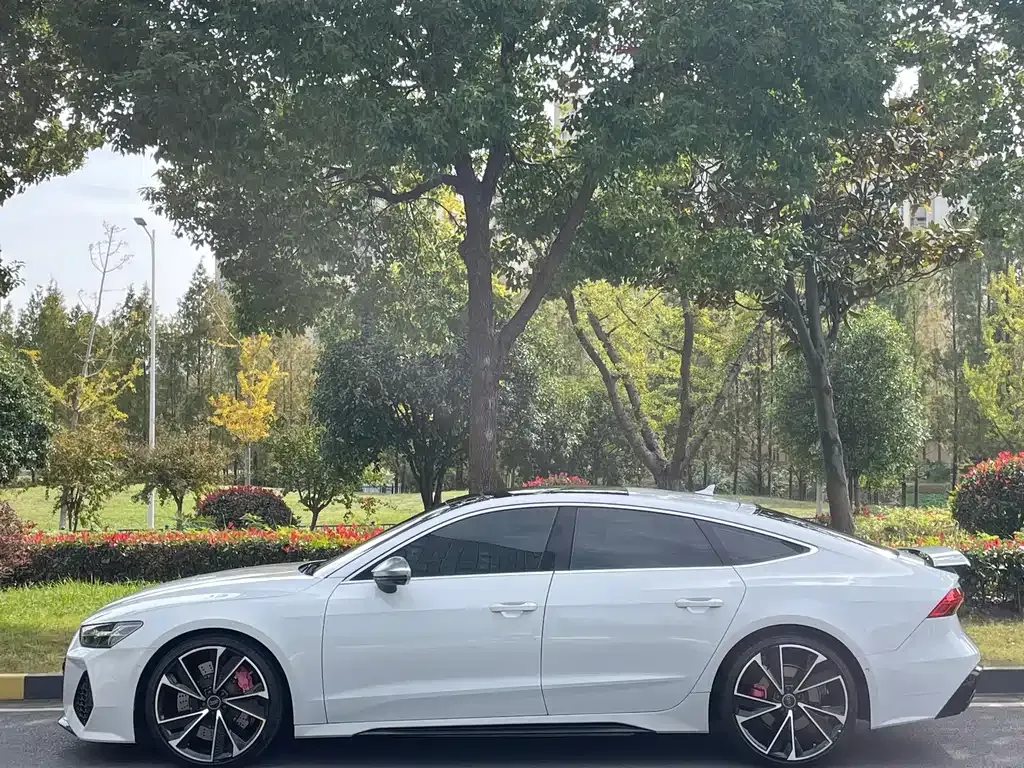 Audi A7 2021 из CN, фото 3