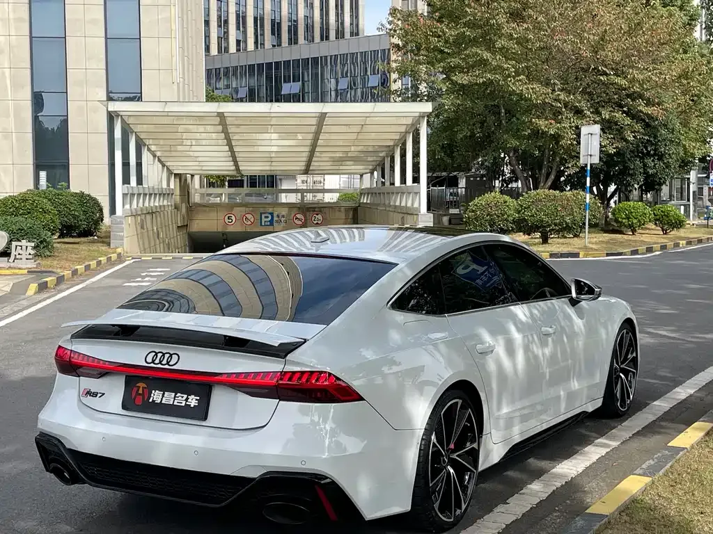 Audi A7 2021 из CN, фото 6