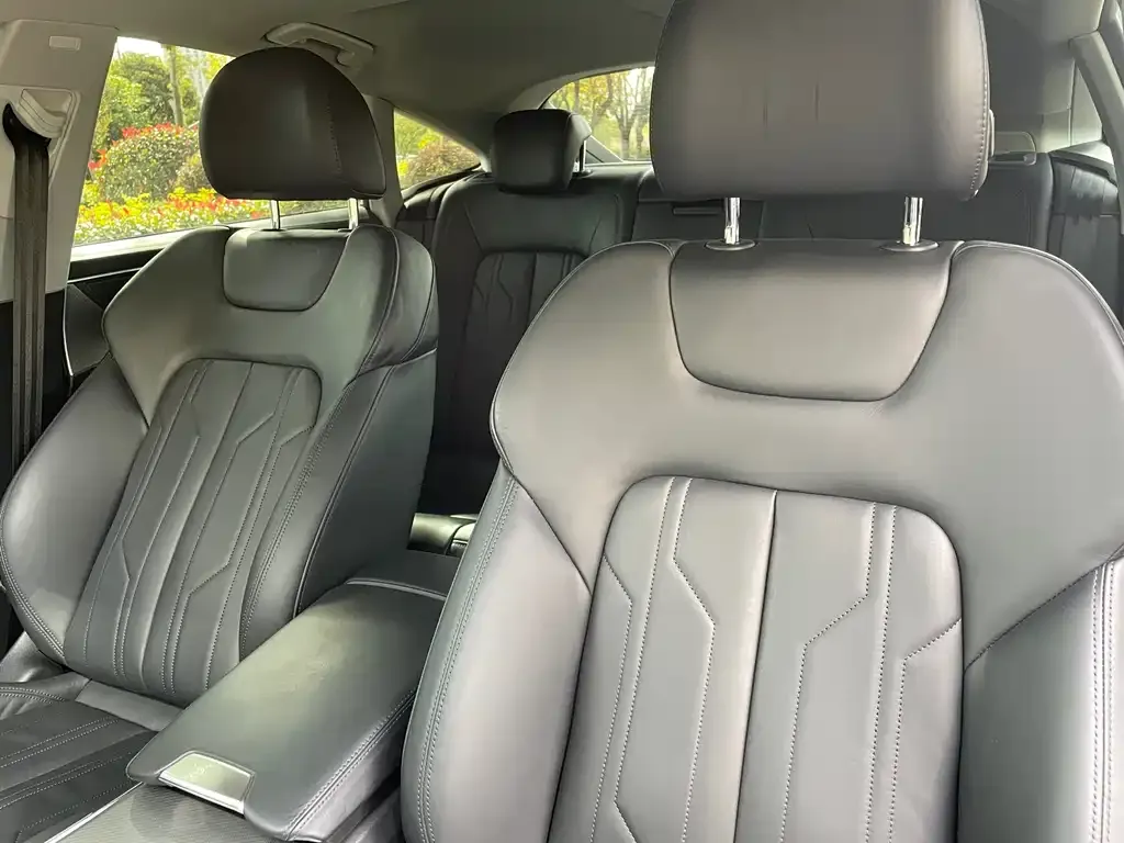 Audi A7 2021 из CN, фото 8