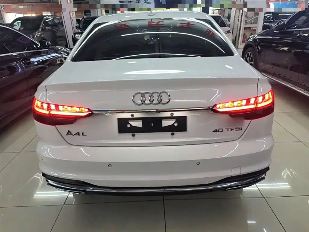 Audi A4L 2022 из CN, фото 6